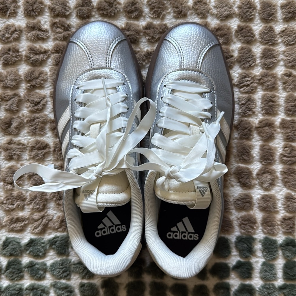 Adidas Womens Vl Court 3.0 Silver Fashion Sneaker Size 6 Medium (B, M) - Picture 10 of 15